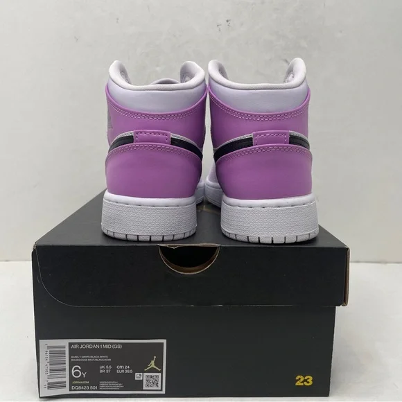 Nike Air Jordan 1 Retro Mid GS “Barely Grape/Lilac” 2023 - Picture 4 of 4